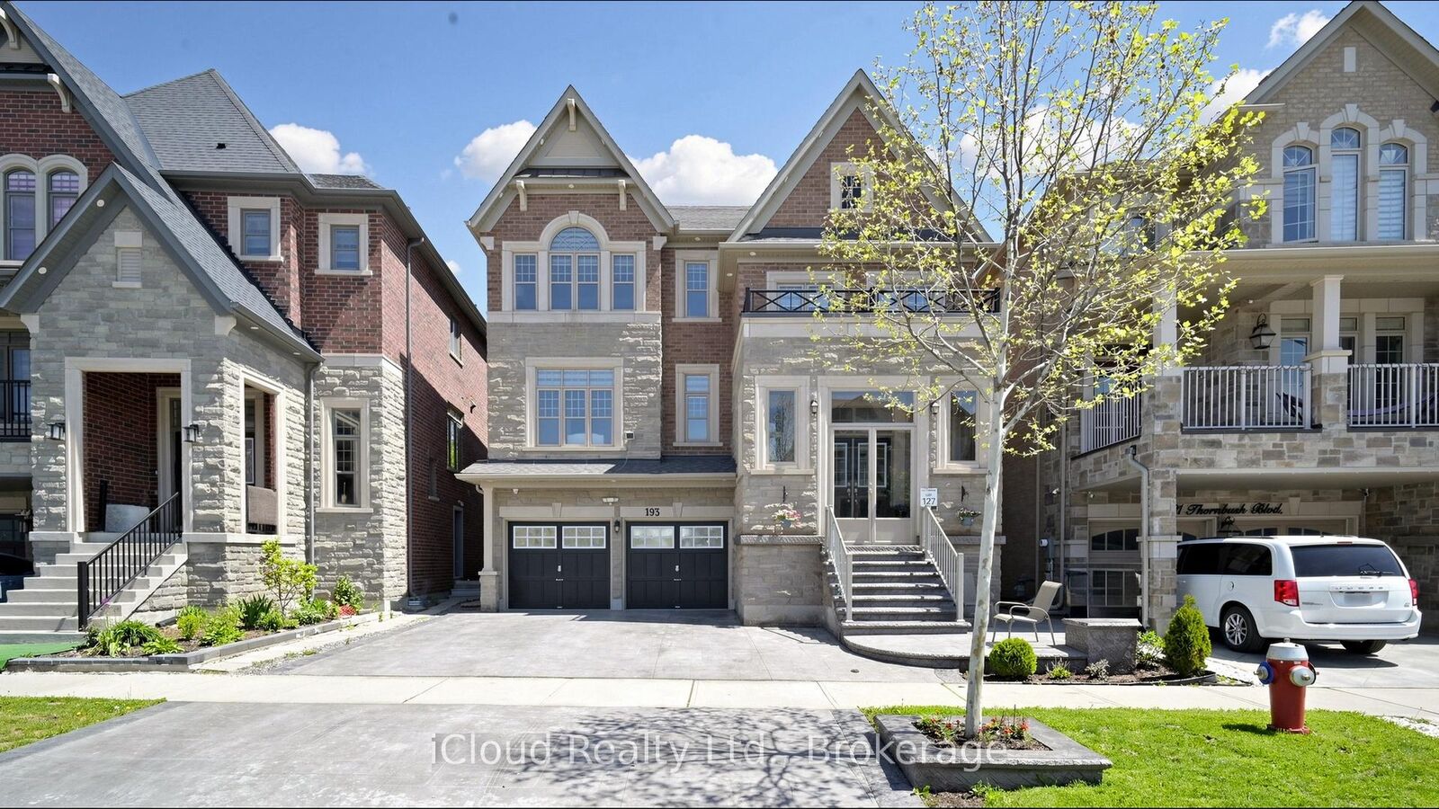 Property Photo: 193 Thornbush Boulevard E ON L7A 4R7