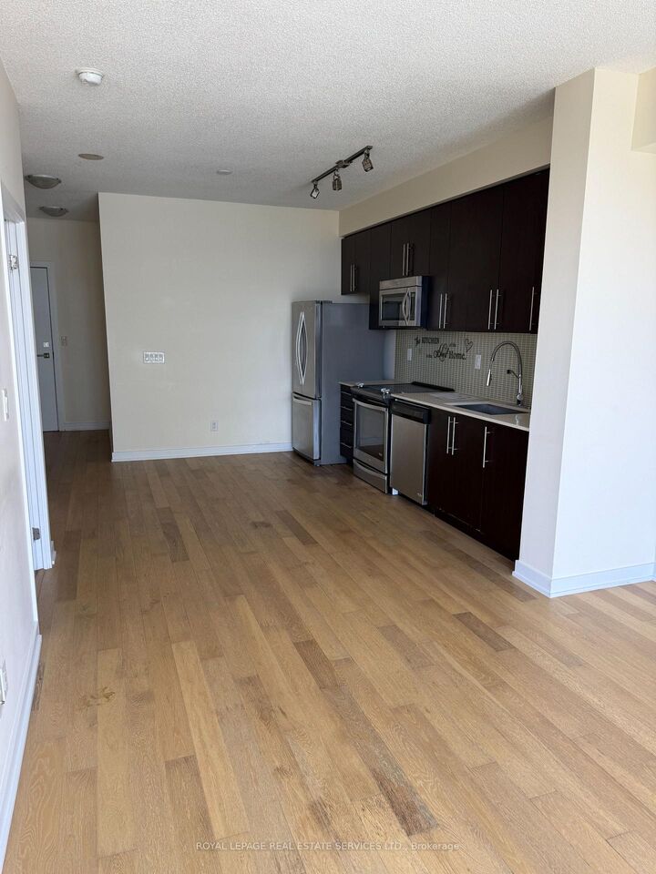 Property Photo:  4011 Brickstone Mews 3308  ON L5B 0G3 