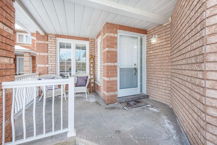 Property Photo: 29 Autumn Oak Court ON L7E 1X6