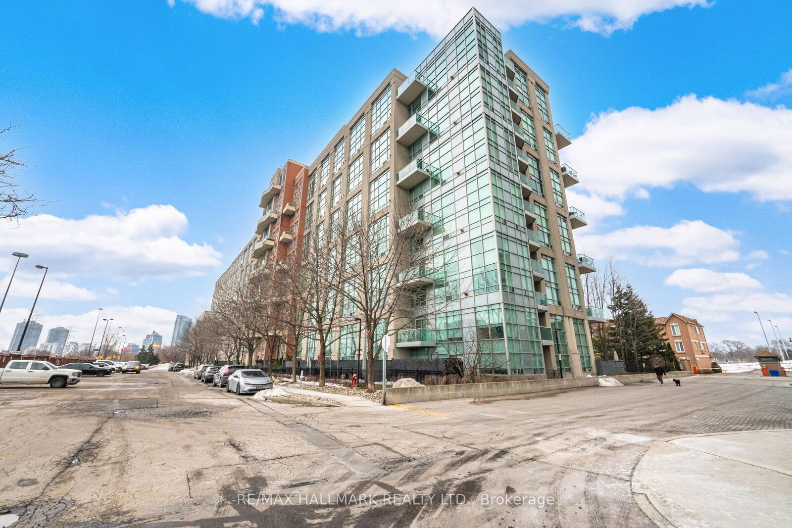 Property Photo: 200 Manitoba Street 624 ON M8Y 3Y9