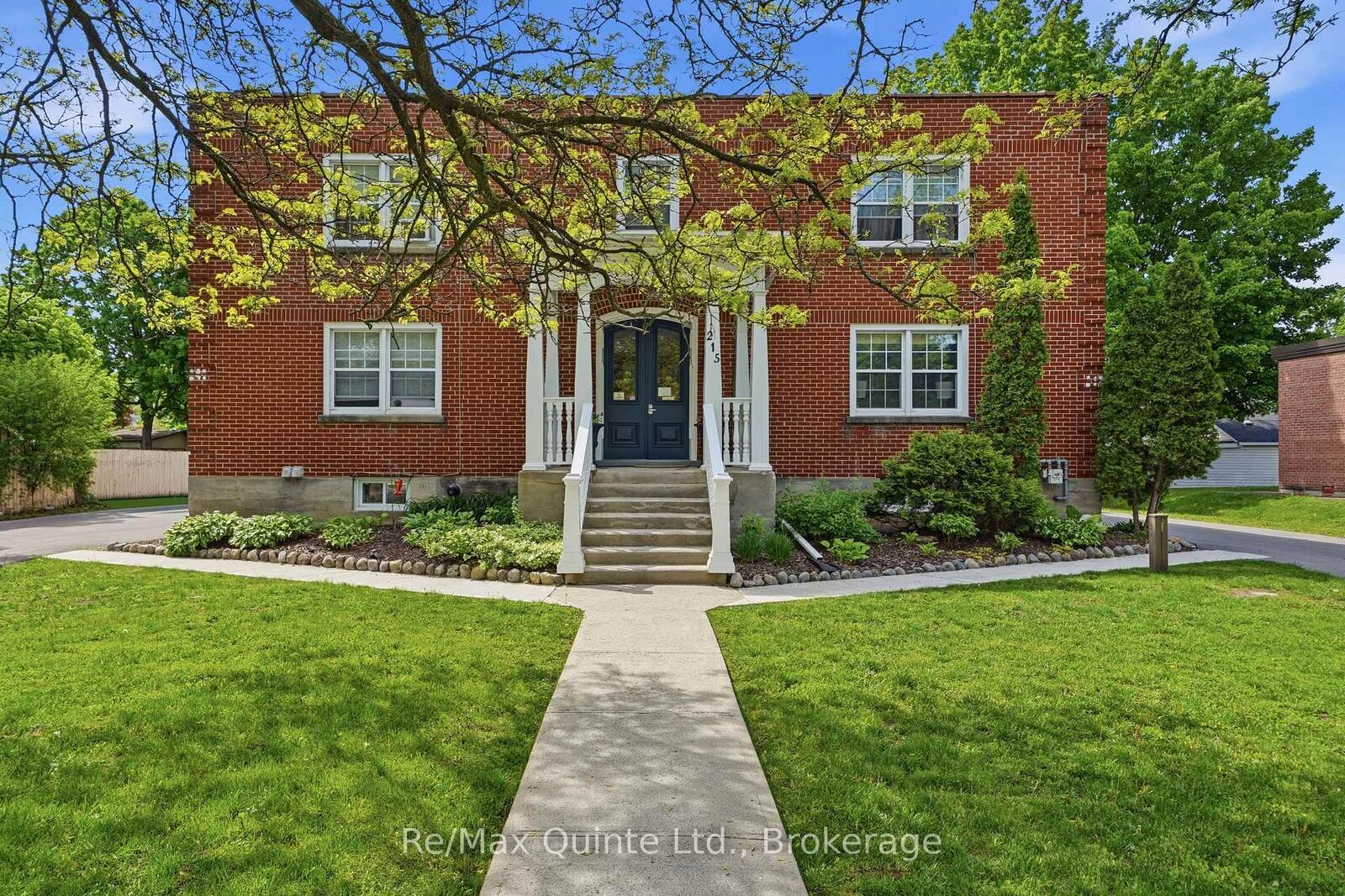 Property Photo: 215 Victoria Avenue ON K8N 2C2