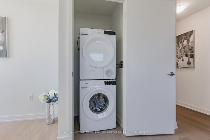 Property Photo: 859 The Queensway N/A 502 ON M8Z 1N8