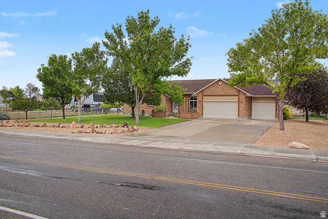 Property Photo:  805 S 300 E  UT 84627 