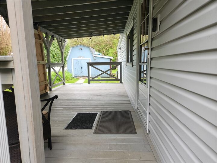 Property Photo: 208 York Cirle PA 15012