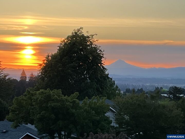 Property Photo:  1423 35th Av NW  OR 97304 