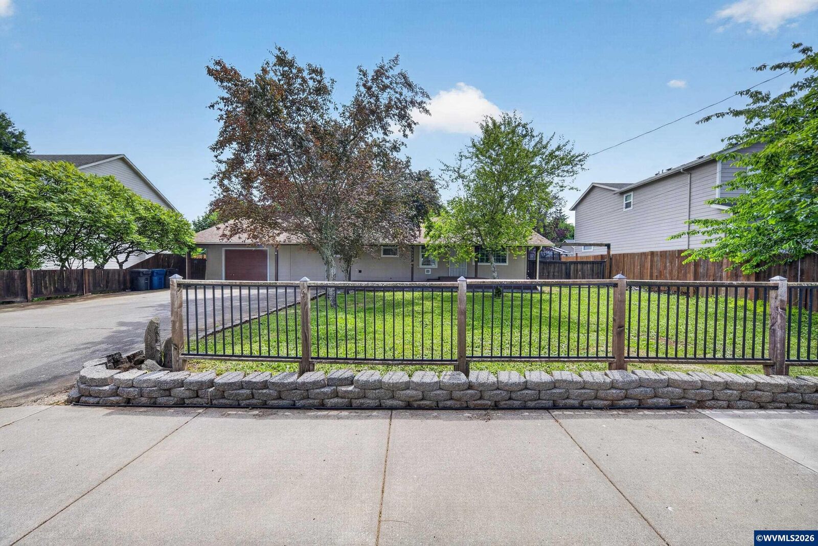 Property Photo: 1530 Boone Rd SE OR 97306