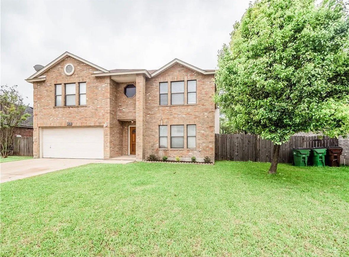 Property Photo:  1173 Forest Bluff Trail  TX 78665 