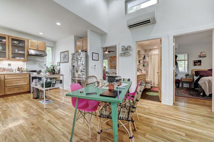 Property Photo:  809 E 44th Street  TX 78751 