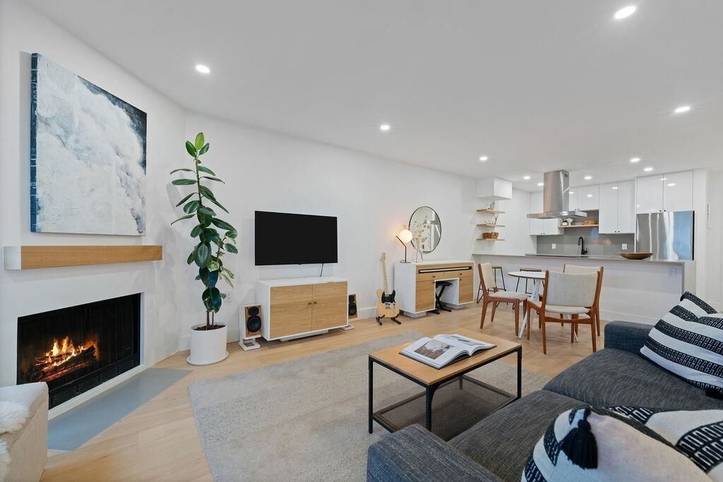 Property Photo:  607 E 8th Avenue 203  BC V5T 1T2 