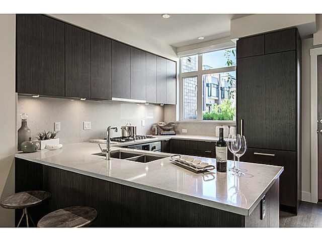 Property Photo:  5438 Oak Street  BC V6M 2V6 