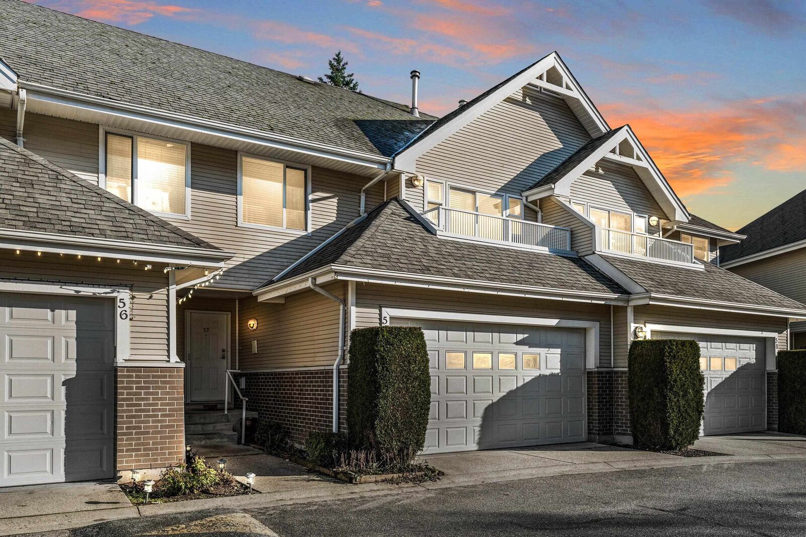 Property Photo: 13918 58 Avenue 57 BC V3X 3N8