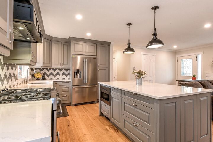 Property Photo:  27192 34 Avenue  BC V4W 3H4 