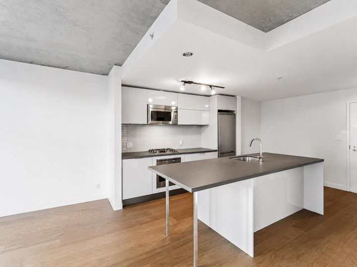 Property Photo: 108 W Cordova Street 2408 BC V6B 0G5