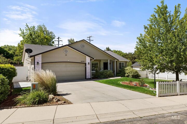 Property Photo:  8509 W Falling Star St  ID 83709 