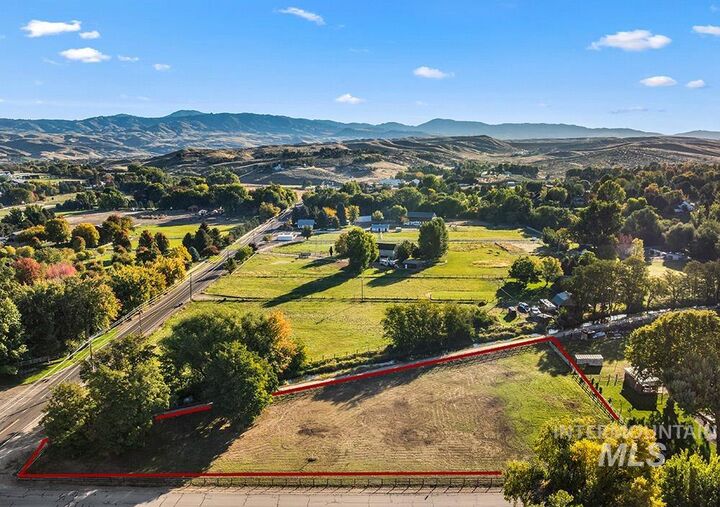 Property Photo:  2788 N Rocket Bar Road  ID 83616 