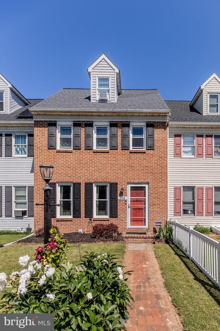 Property Photo:  358 Cardinal Road  PA 17543 