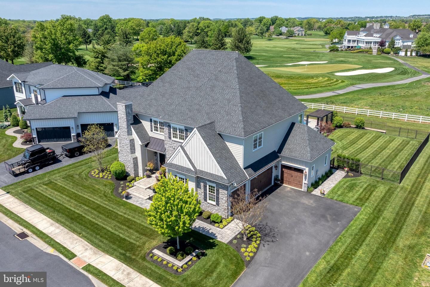Property Photo:  685 Fleetwood Drive  PA 17543 