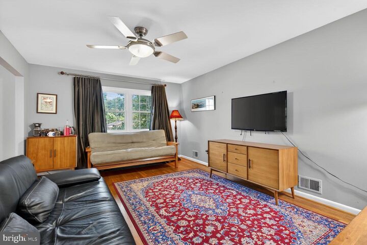 Property Photo:  2422 Parkway  MD 20785 