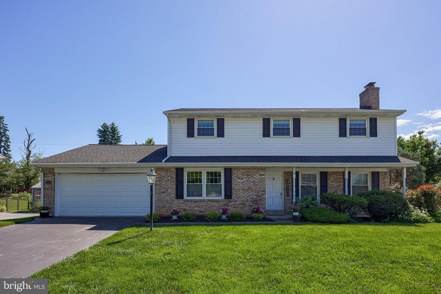 Property Photo:  2129 Kentwood Drive  PA 17601 