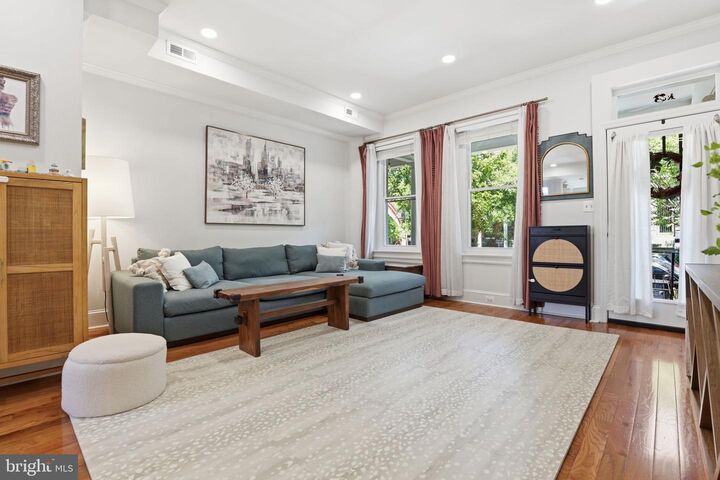 Property Photo:  18 Randolph Place NW  DC 20001 