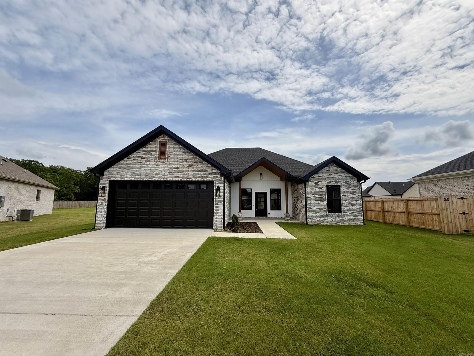 Property Photo: 10 Morning Sun Cv AR 72058