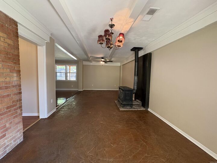 Property Photo:  610 N Roselawn  AR 72301 