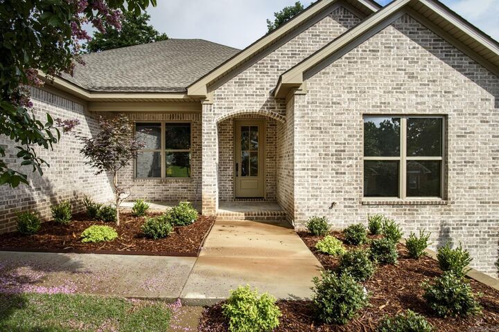 Property Photo:  206 Trelon Circle  AR 72223 