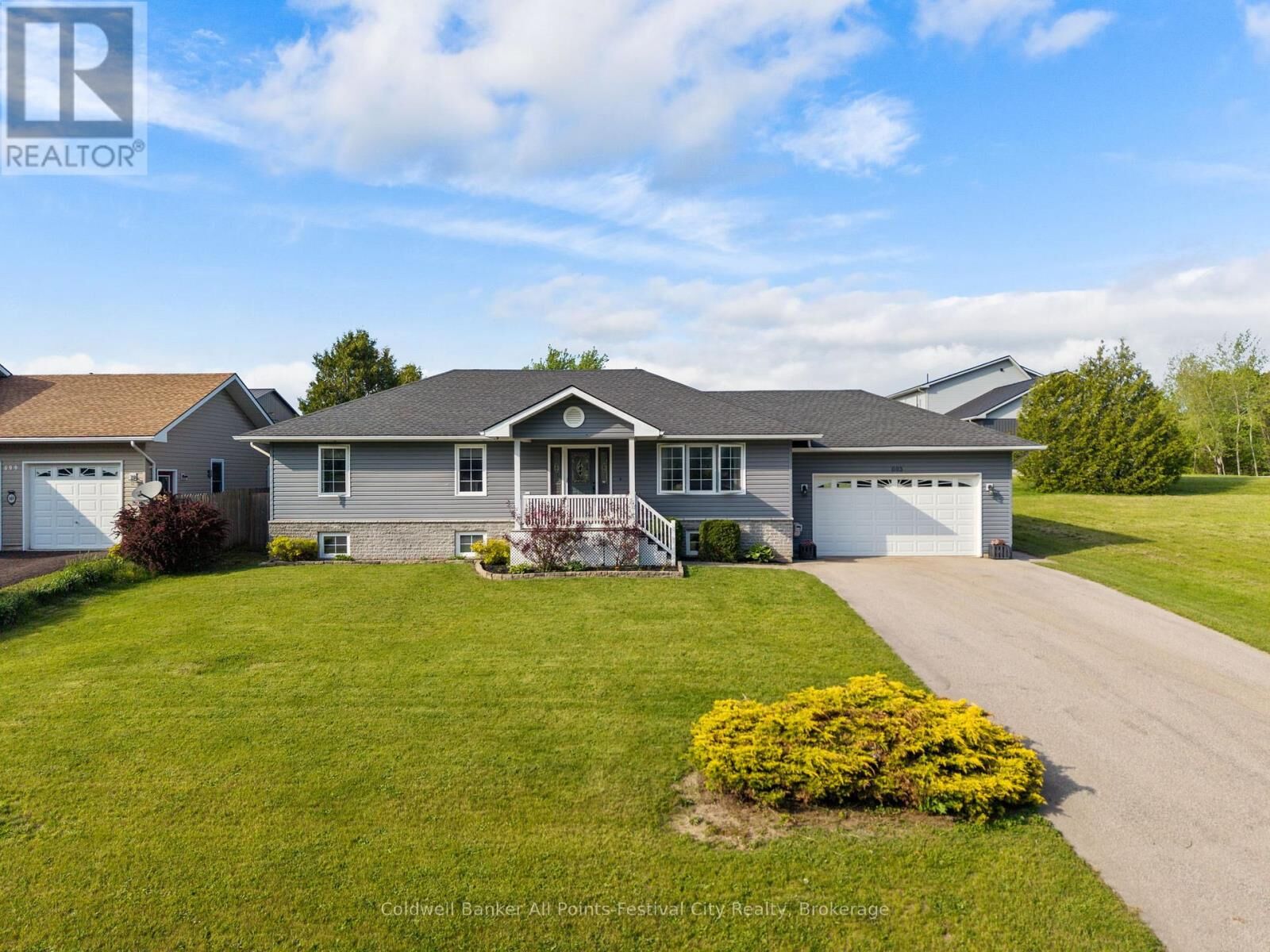 Property Photo:  695 Hamilton Street  ON N0G 2H0 