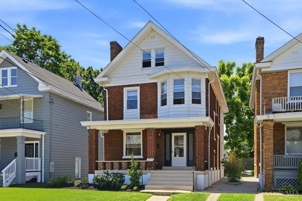 Property Photo: 2429 Robertson Avenue OH 45212