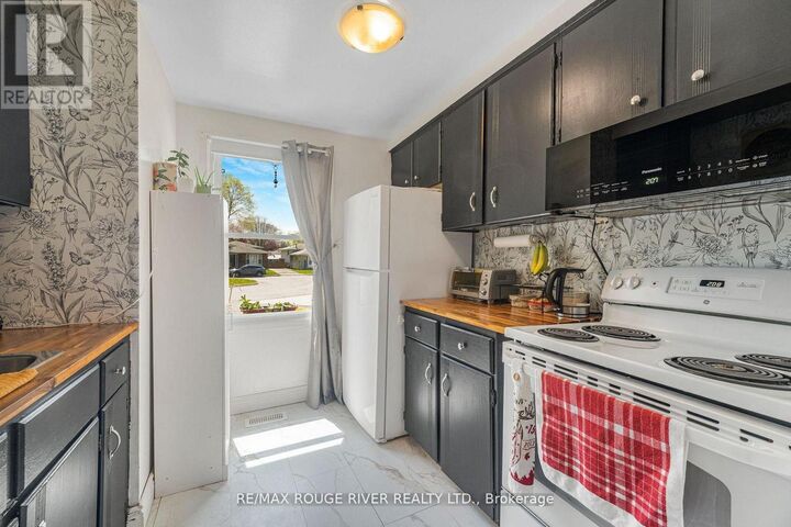 Property Photo: 3070 Empire Place ON L2J 3L8