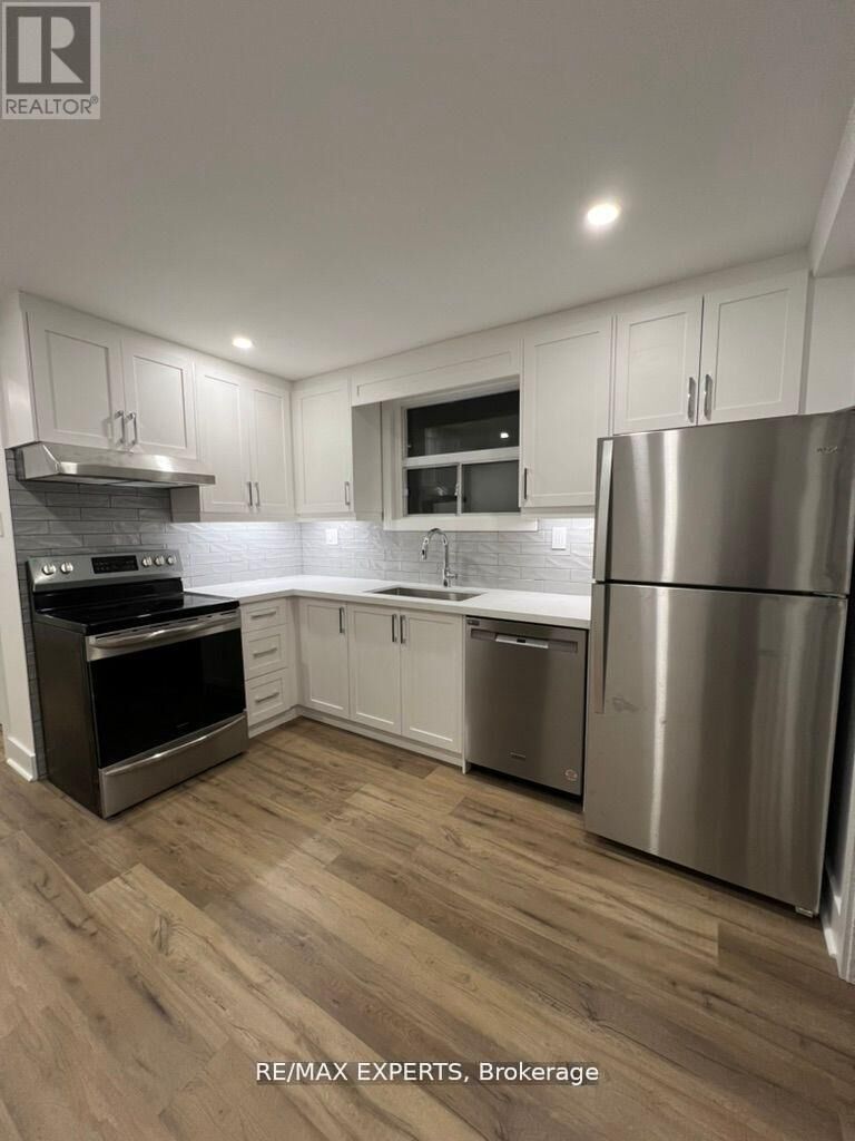 Property Photo:  101 Kenwood Avenue 2  ON M6C 2S1 