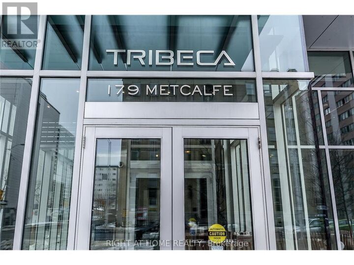 Property Photo: 179 Metcalfe Street 2203 ON K2P 1P7