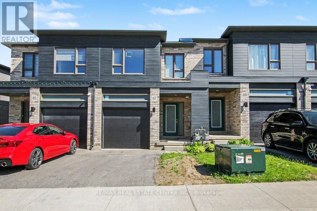 Property Photo: 87 Pony Way ON N2R 0R8