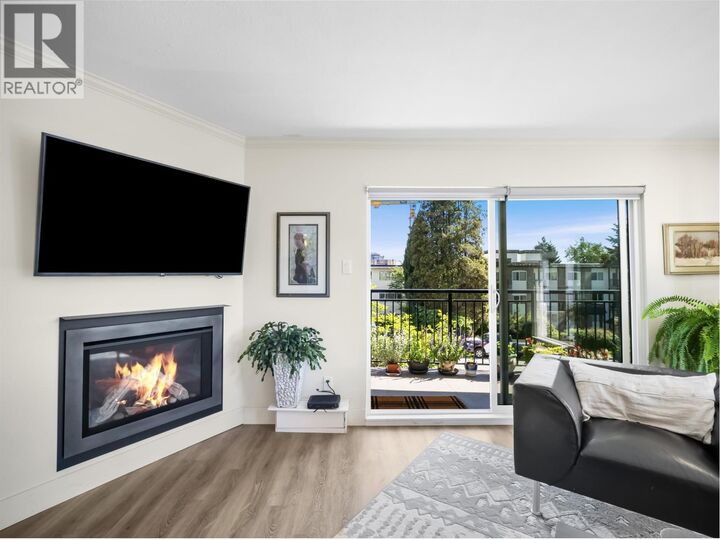 Property Photo:  134 West 20th Street 202  BC V7M 1Y4 