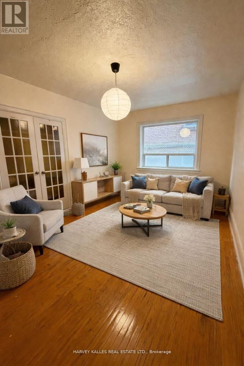 Property Photo:  105 Kenwood Avenue Unit#103  ON M6C 2S1 