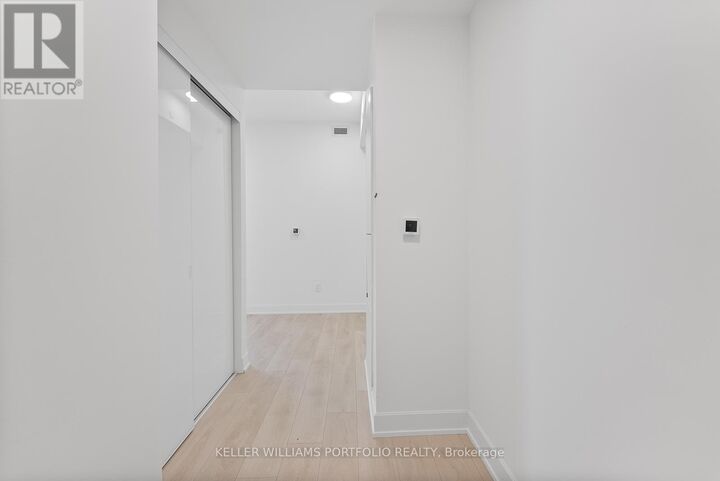 Property Photo:  35 Mercer Street 3910  ON M5V 0V1 