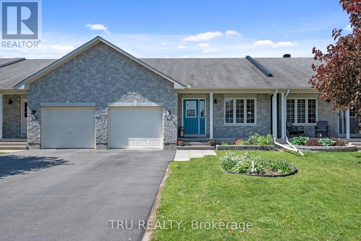 Property Photo:  76 Johanna Street  ON K0A 1A0 