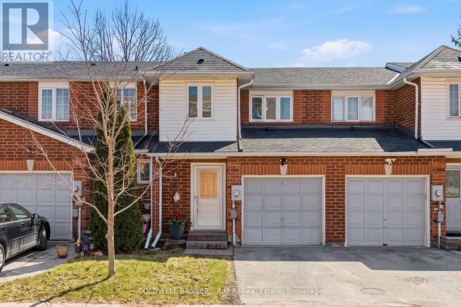 Property Photo: 811 Wilson Road North 12 ON L1G 7Z5