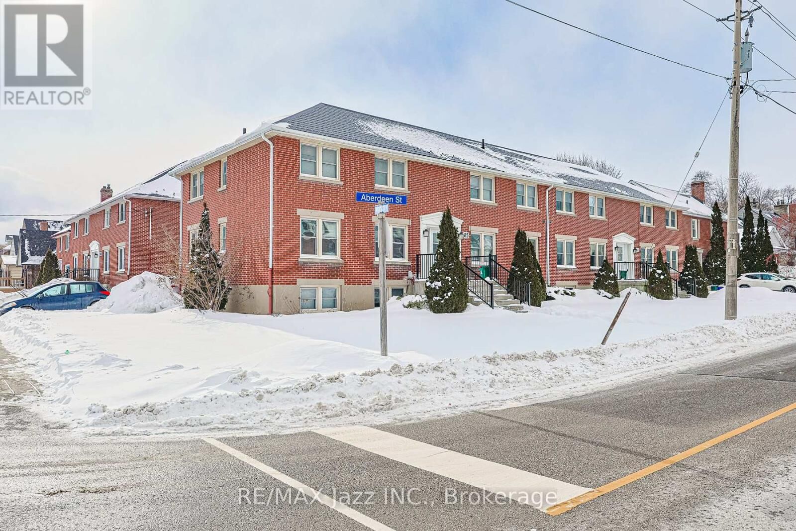 Property Photo: 366 Mary Street North 4 ON L1G 5C8