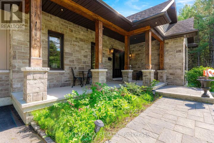 Property Photo: 717 Upper Oak Leaf Road ON K0E 1B0