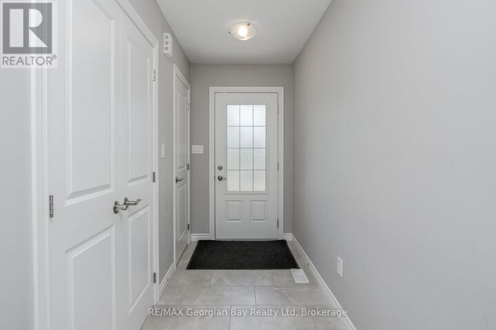 Property Photo:  956 Cook Drive  ON L4R 0E4 