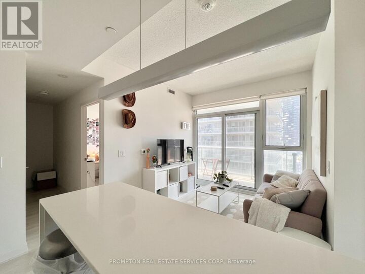 Property Photo:  20 Richardson Street 1707  ON M5A 0S6 