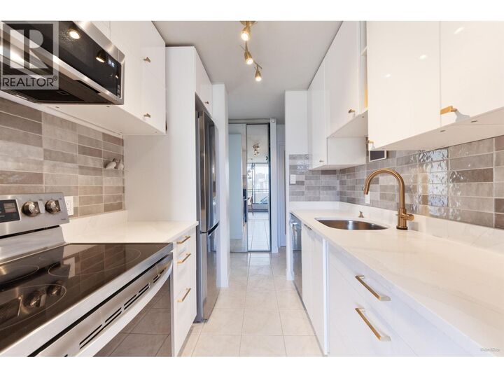 Property Photo: 1725 Pendrell Street 1501 BC V6G 2X7