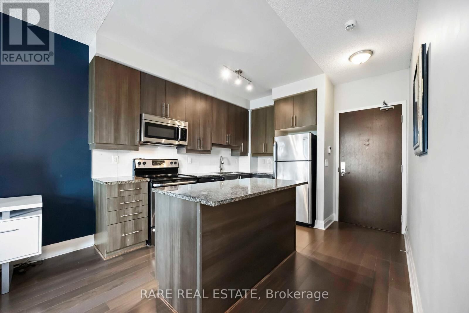 Property Photo: 1185 The Queensway 206 ON M8Z 0C6