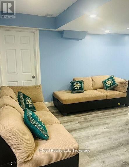 Property Photo:  32 Maple Beach Crescent  ON L7A 2T8 