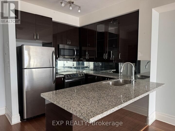 Property Photo:  151 Upper Duke Crescent 1001  ON L6G 0C9 