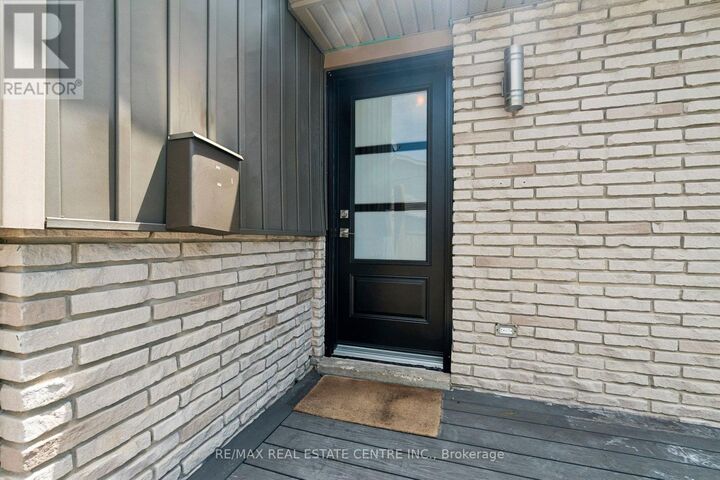Property Photo: 47 Christie Crescent ON L4N 4V2