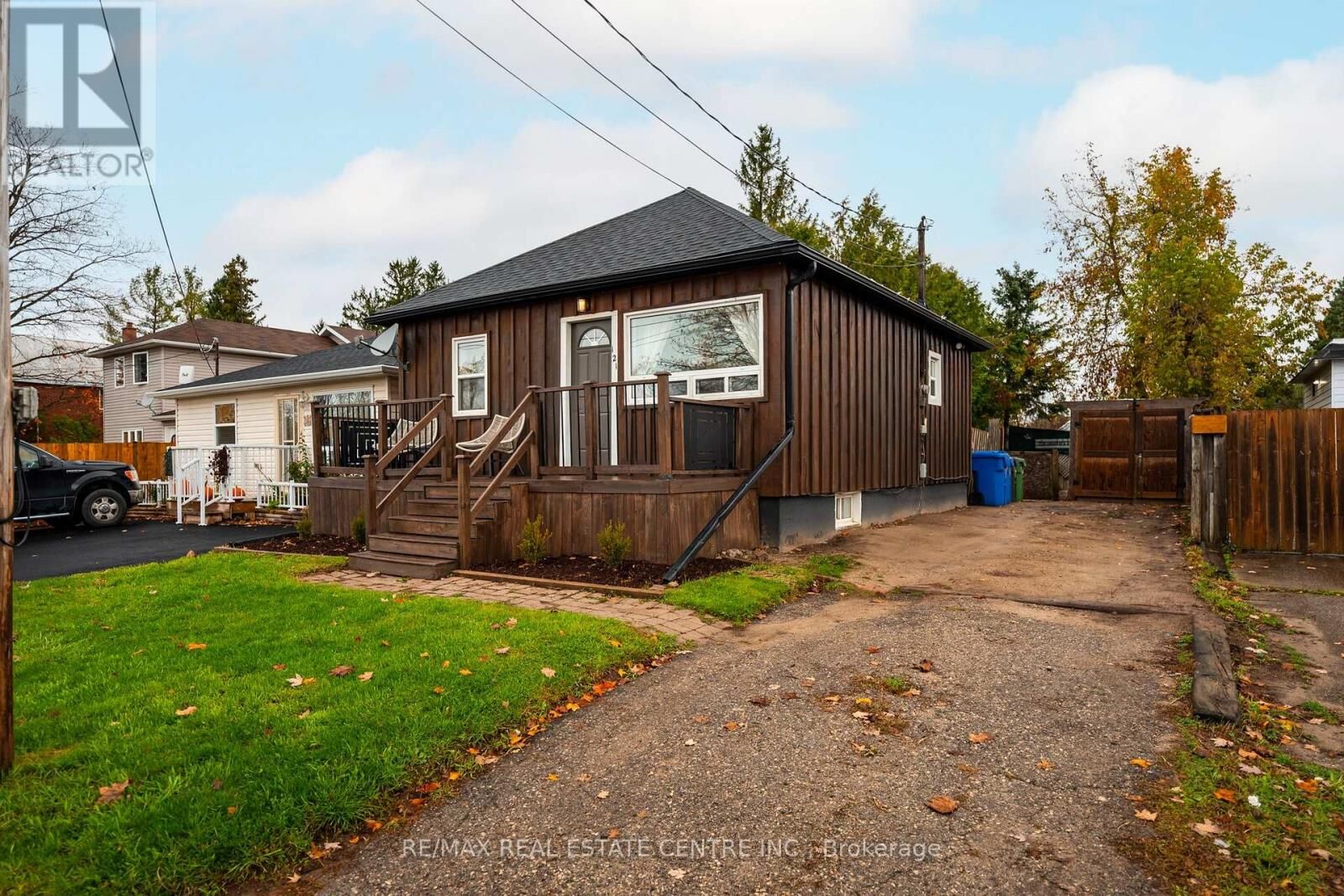 Property Photo:  121 Proton Street North  ON N0C 1B0 