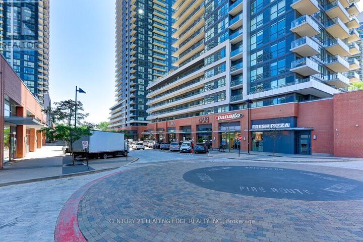Property Photo: 2200 Lake Shore Boulevard West Ph08 ON M8V 1A4