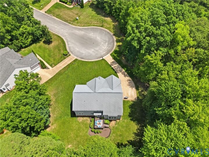 Property Photo: 11401 Hunton Ridge Lane VA 23059